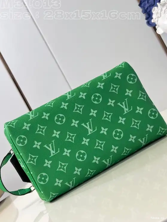 Affordable VUITTON -28*15*16.5CM KIT LOUIS DOPP 0501